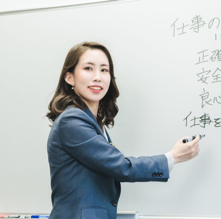 新入社員研修講師　マナー講師　改善研修　トヨタ式